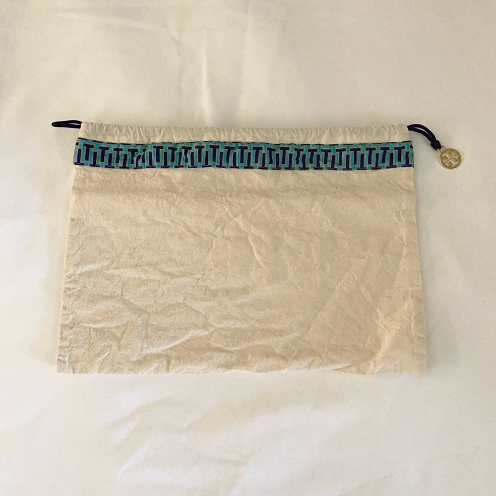 New Tory Burch Small Dustbag Cover Cotton Canvas W/Charm 13.25”L X 9.25”W